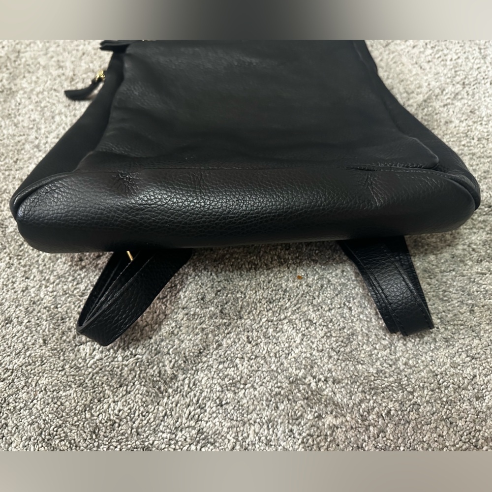 L. Credi | Fine Black Pebbled Leather Backpack Made in Italy - Picture 2 of 13